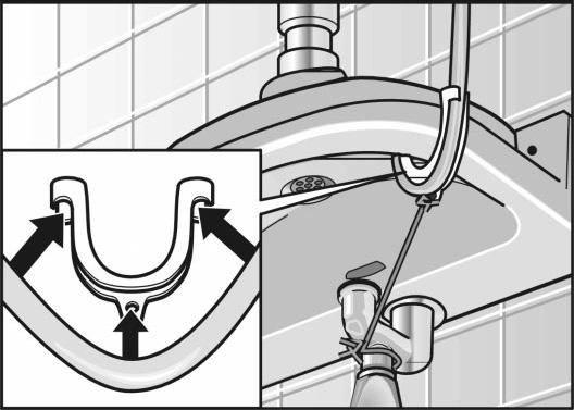 Drainage into a siphon: Secure connection point with 24-40 mm Ø hose clip (specialist outlet).