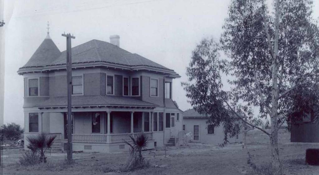 HISTORIC PHOTO OF RENWICK HOUSE Built in 1900 for Claremont