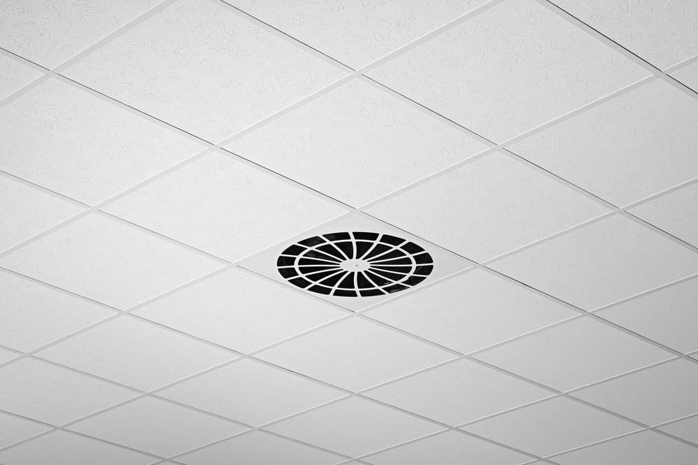 INSTALLATION EXAMPLES Installation in T-bar ceilings INSTALLATION DETAILS Installation and commissioning Preferably for rooms with a clear height up to 4.