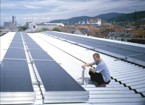 needs Desiccant systems: 50 80 C Solar air collectors, flat plate
