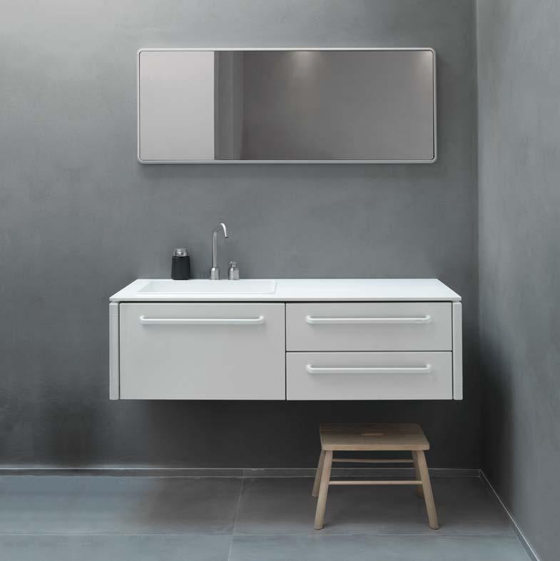 Vipp982 bath module Vipp912 Mirror The bath modules are made of powder coated stainless steel and have details