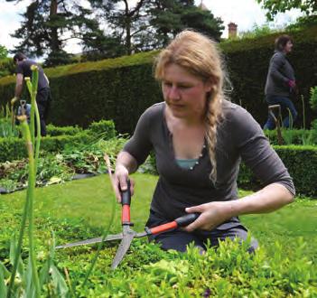 THE HARD LANDSCAPING GARDENER (LEVEL 2) Starts: September Duration: part-time, 1 day a week over 1 year Available at: Enfield This course combines theory with hands-on practical hard landscaping