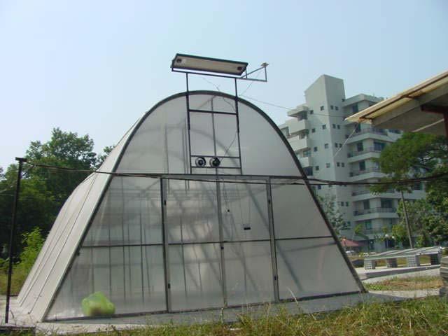As. J. Energy Env. 2005, 6(02), 133-138 134 dryers are very few. In this work, a multi- purpose greenhouse solar dryer developed at Silpakorn University was tested to dry bananas.