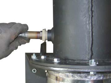 the infeed duct Fit the carrying bolt on the lower flange of the infeed unit