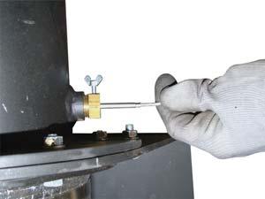3.15 Installing the lambda probe and flue gas sensor Screw in the lambda probe