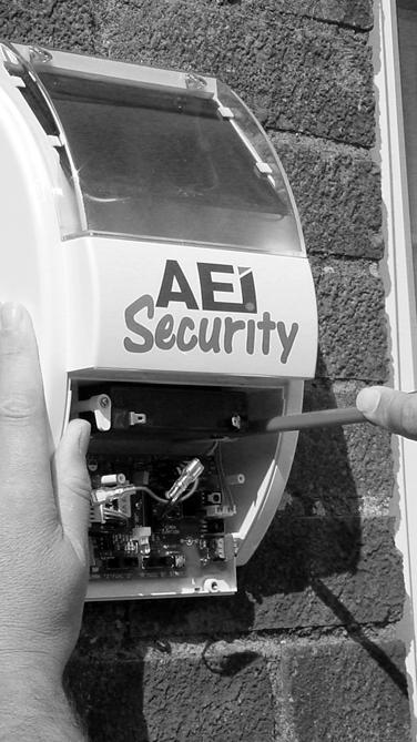 Introducing the SG4000 & ES4000 Congratulations in selecting the AEI Security Wireless Burglar Alarm System. You have taken a sensible step towards protecting your family and property.