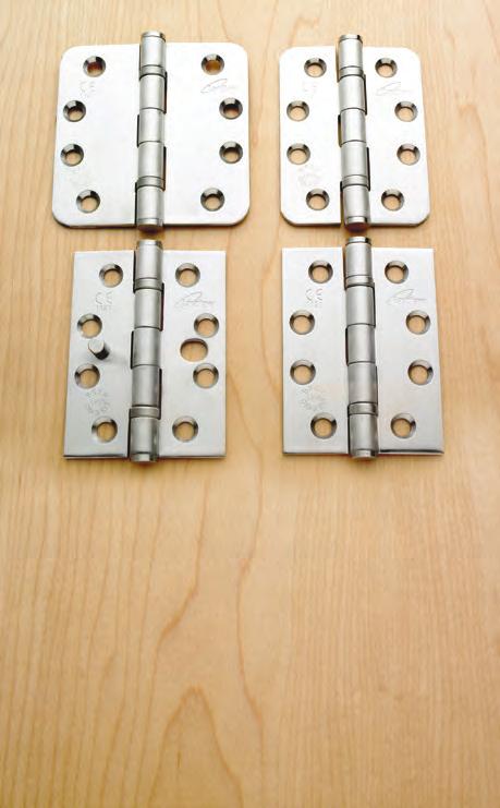 ORBIS COMMERCIAL HINGES Ball Bearing Hinges Ball bearing hinge Exceed BS EN 95 grade suitable for doors up to 20kg (Weight based on hinges per door leaf) Tested to BS752 class Radiused and square