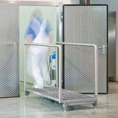 The StepGate I model is suitable for less frequently used side entrances, where up to 30 persons pass per day and the introduction of liquids is not a problem.