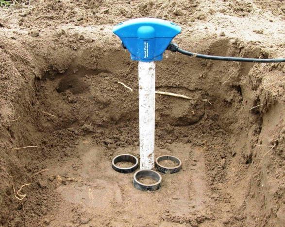 inches deep in soil Sensors located at 4 (10 cm) increments (4, 8, 12, 16, 20) Transmits