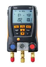 The robust housing and the metal frame around the display protect the instrument reliably from impact. Digital manifold testo 557 for commissioning and service work, with App and Bluetooth.