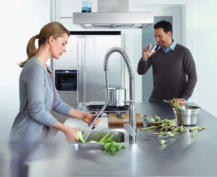GROHE K7 DeSiGn FUnCTionAliTy ComForT K7 With the GROHE K7, we are redefining the focal point of your kitchen. In the kitchen, a lot depends on skill and timing.