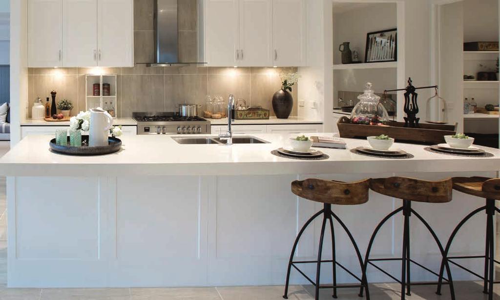 WORLD OF STYLE CLASSIC HAMPTONS CUISINIER CENTRAL Surround yourself with the best and show off your culinary skills utilising these all inclusive kitchen features.
