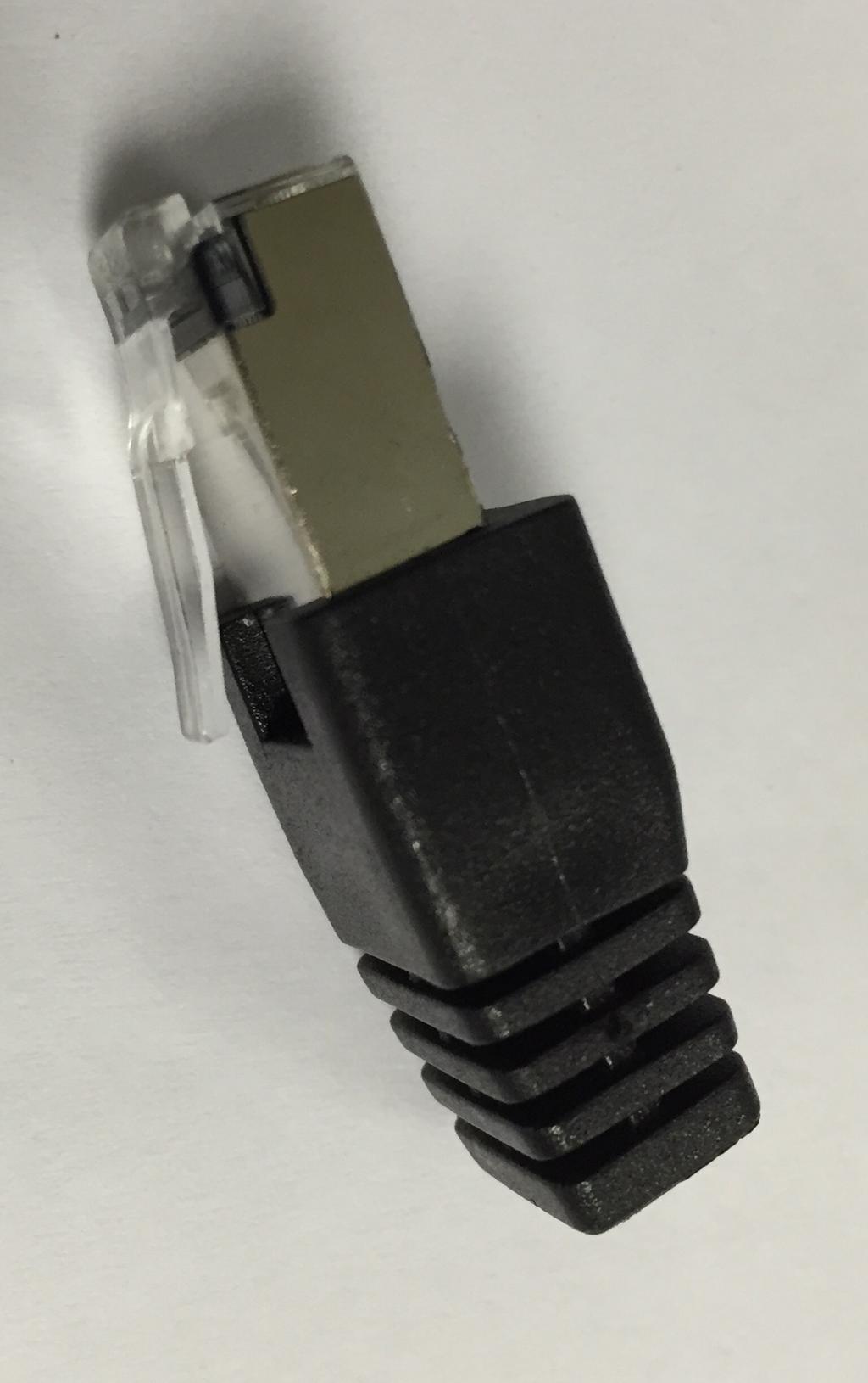 STEP THREE: Place the termination connector to the socket labeled "Internal" patch (Intern).