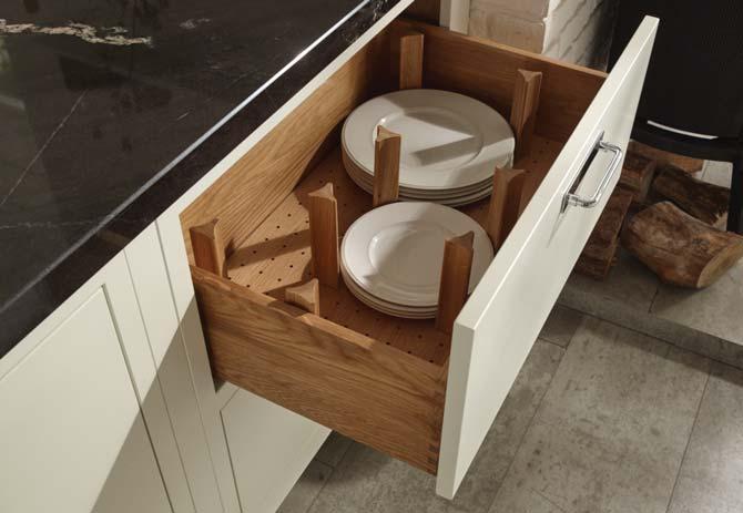 Customise the storage with an oak peg and plate rack to create a tailored option for organising your crockery in an easy-to-access