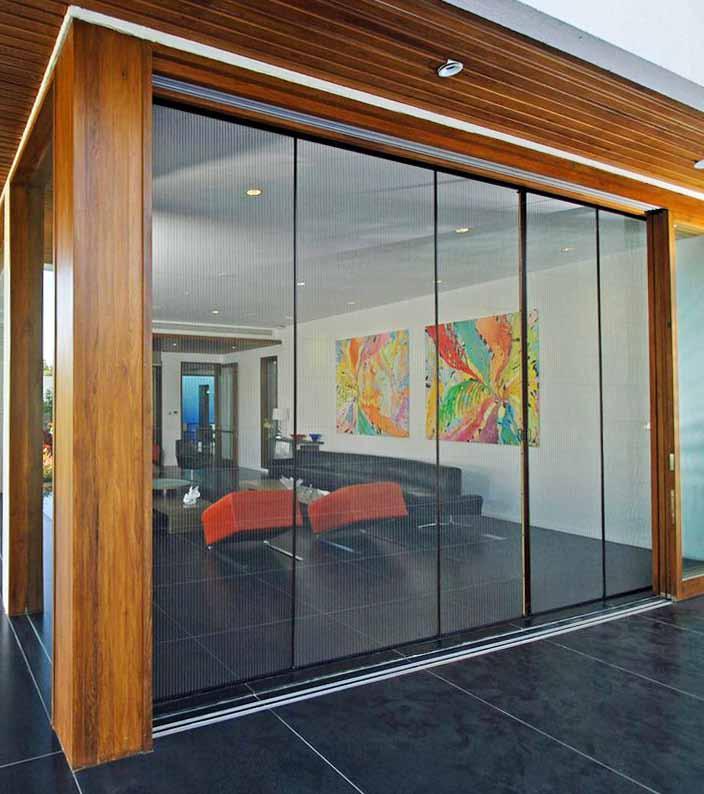 CLEARVIEW Retractable Flyscreens Clearview custom made retractable screens are manufactured with the finest quality