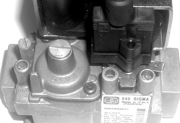 3.4 Gas Valve Adjustment 3.4.1 White Rodgers 36J series Gas inlet test point (2.
