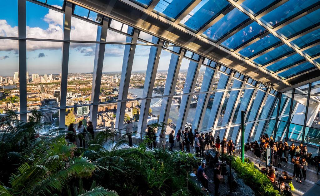 THE EVENT S PAC E S 1. E XC L U S I V E V E N U E H I R E Private hire of Sky Garden, perfect for 300 seated guests or 700 people for a reception. 2.