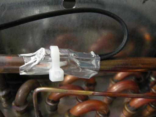 4.4 Thermistor The defrost thermistor is attached to the refrigerant suction line between the accumulator and the evaporator. To replace thermistor: 1. Unplug the dehumidifier 2.