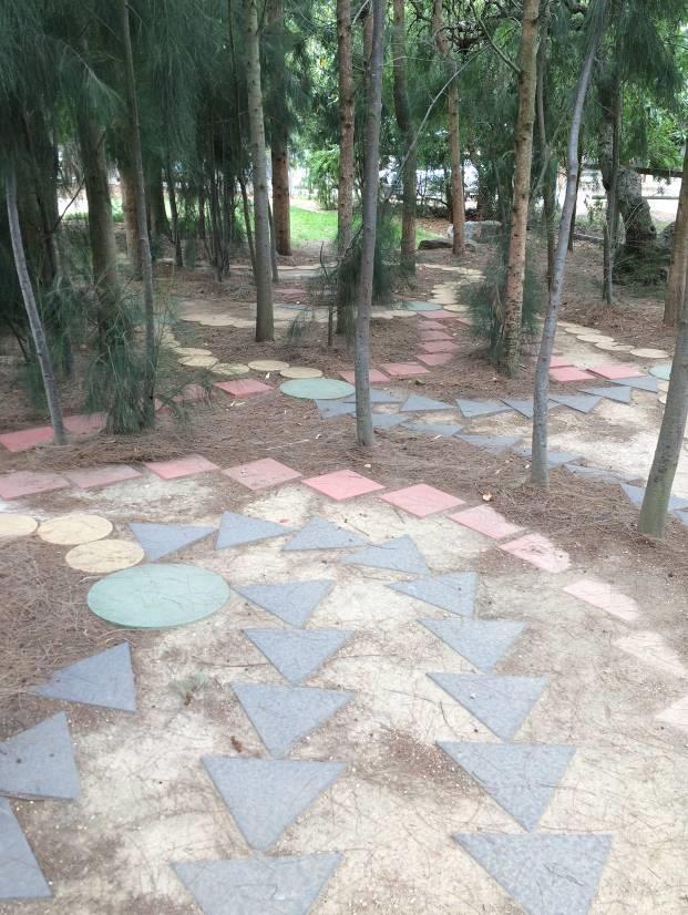 The garden was designed by Ric NcConaghy, who also designed the award winning Wombat Bend garden in Templestowe. Visitors will see many similarities in the designs.