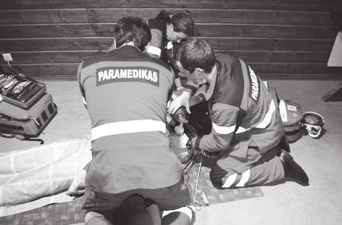 12 Kvalifikacijos tobulinimas Lietuvos paramedikų asociacijos nariai su Ukrainos komanda Panevėžyje. atsitikimų aplinkos, situacijų, kuriose žmogų ištinka ūmios būklės, netikėti sveikatos sutrikimai.