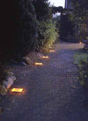 The dimensions of the solar light LPP are designed so as to be ideally suited to be laid with paving stones of a