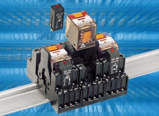 The new standard...pt For panel applications... With a switching current of 6 A, the 4 pole PT offers 20% more switching power than its competitors.