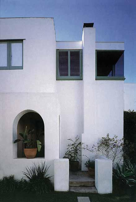 3.4 EARLY CALIFORNIA MODERN Inspiration Early California Modern reflects the progressive style developed in the early part of the twentieth century by native
