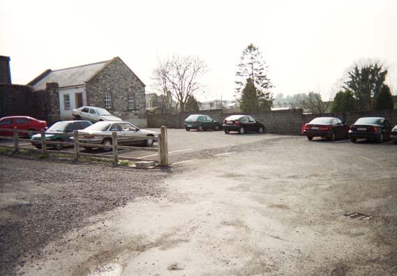 Photo 7.2: Car park behind the Library, providing the only off street parking in Ballinamore. Pedestrian access to Main Street is provided, however a locked gate prohibits access.