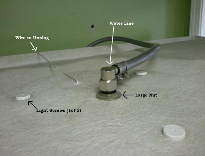 ACCESSORIES CONNECTIONS FOR MK557/33, MK547, AND MK545 Attach the head of handheld shower to the hose. Connect the foot massage the same way.