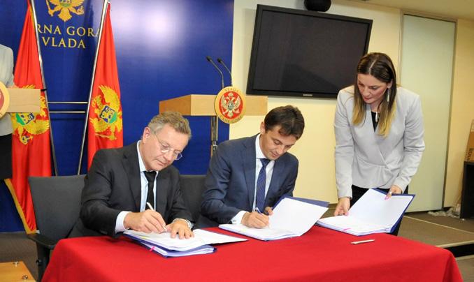 Newsflash MONTENEGRO AND CEB SIGNED TWO NEW GRANT AGREEMENTS Mr Predrag Boskovic, Minister of Labour and Social Welfare of Montenegro and Mr Stephan Sellen, CEB s Deputy Director General for Loans