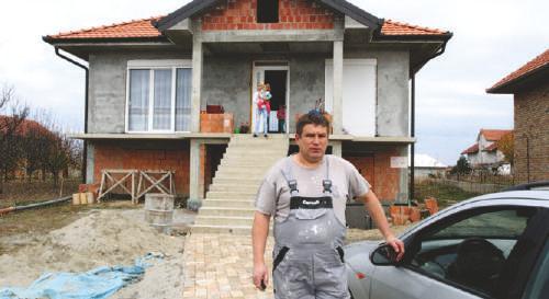 Annual Report 2015 A beneficiary family in Indjija, Serbia. The picture taken in October 2014 (left) shows the house before the RHP-financed building material package was installed.