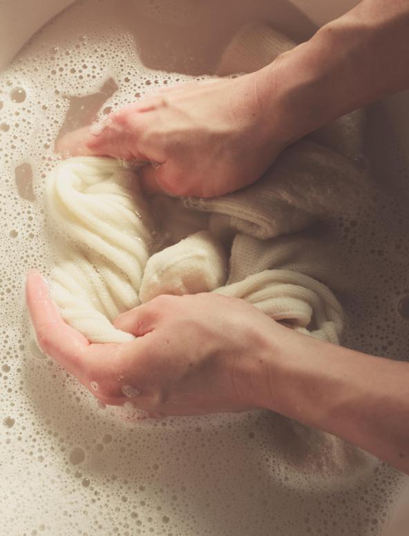 Tip #2: Learn to Hand Wash Some delicate fabrics do just fine on the delicate cycle in the washer. Most, however, do best when they re hand-washed. Good hand washing is a simple but important skill.