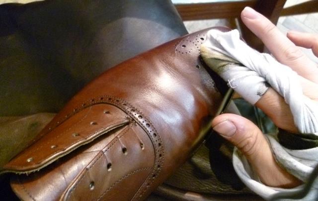 can cause the leather fibers to swell and split if they haven't been conditioned with oil.