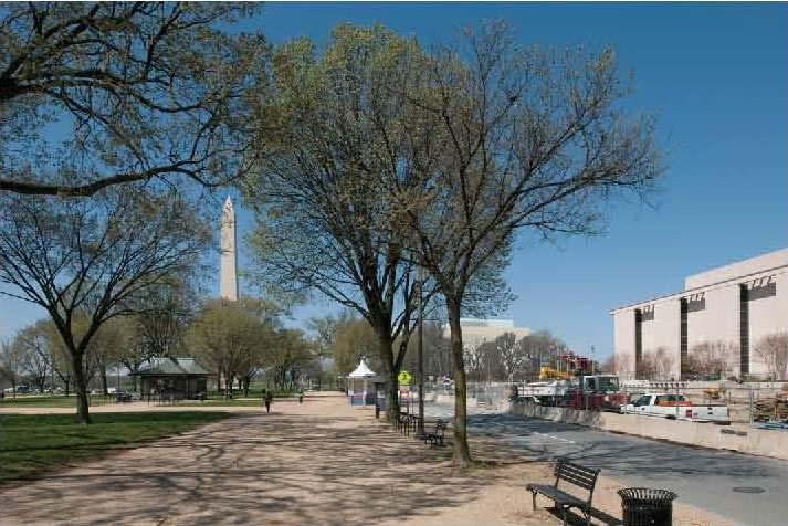 TIER II DRAFT ENVIRONMENTAL IMPACT STATEMENT The Plaza Alternative would intrude into the pedestrianlevel views of the Washington Monument Grounds from pathways along the western end of the Mall (see