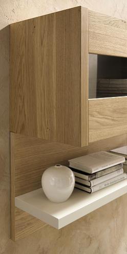 HIGH-GLOSS AND CLEVER DETAILS MAKE OAK PERFECTLY PRESENTABLE.