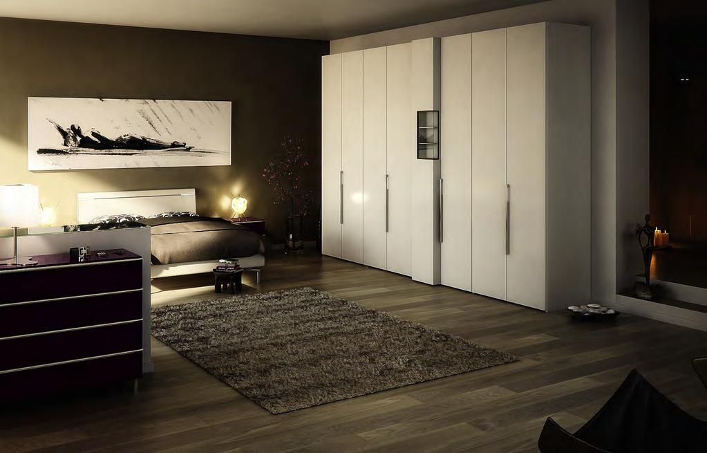 Intermediate unit with protruding feature door incl. glass section MULTI-FORMA II 401 A sophisticated design.