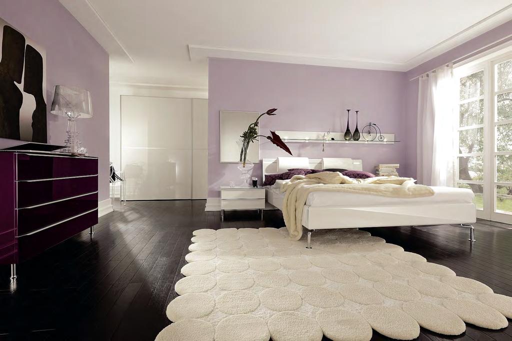 Bedrooms METIS plus 269 Pure white meets exciting violet.