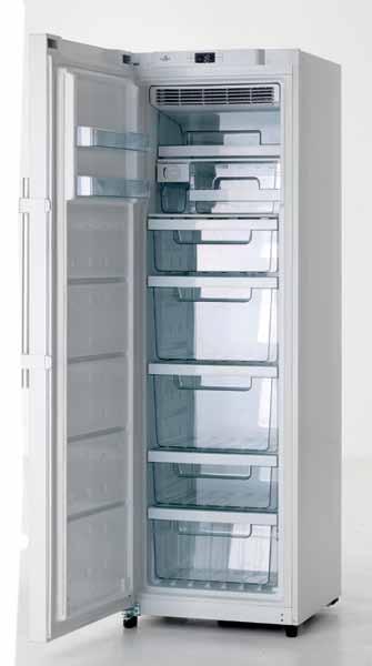 NO FROST Both cabinets are available in SFS 338 A+ stainless steel.