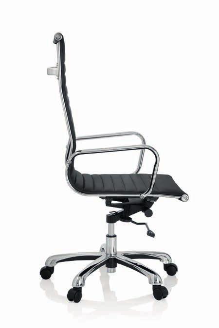 The leatherette seat and back, fitted on a sturdy chromeplated frame with a dynamic