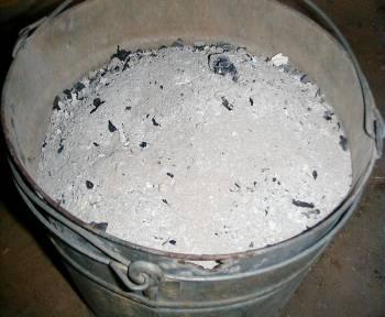 Materials to avoid Lime (increases compost ph and promotes ammonia odor problems) Wood ash, add