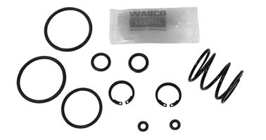 R955051 LEFT PISTON COVER KIT 1 1 Cover Does not include O-Rings which are part of the