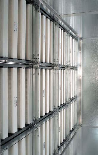 Filters Filter sections are designed for easy front or side withdrawal of the following filter types: Prefilters Synthetic or glass-fibre media panel filters, class