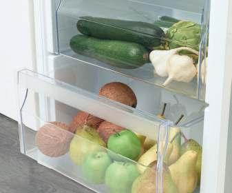 Door compartments with special dividers for bottles and jars. Integrated LED light technology that illuminates every corner. 3 transparent freezer drawers.