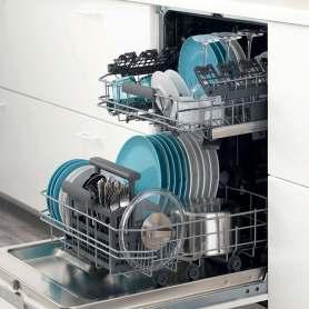A spacious and energy-saving dishwasher with many functions to simplify everyday life.
