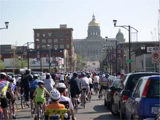 1.10 City of Des Moines Demographics: Transportation Users The primary users of the downtown bridges include residents, employees, and visitors of downtown Des Moines.