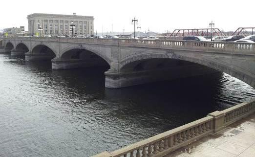 Over the years, the Court Avenue Bridge has undergone various structural and cosmetic repairs. Extensive rehabilitation efforts were performed in 1969 and again in 1982.