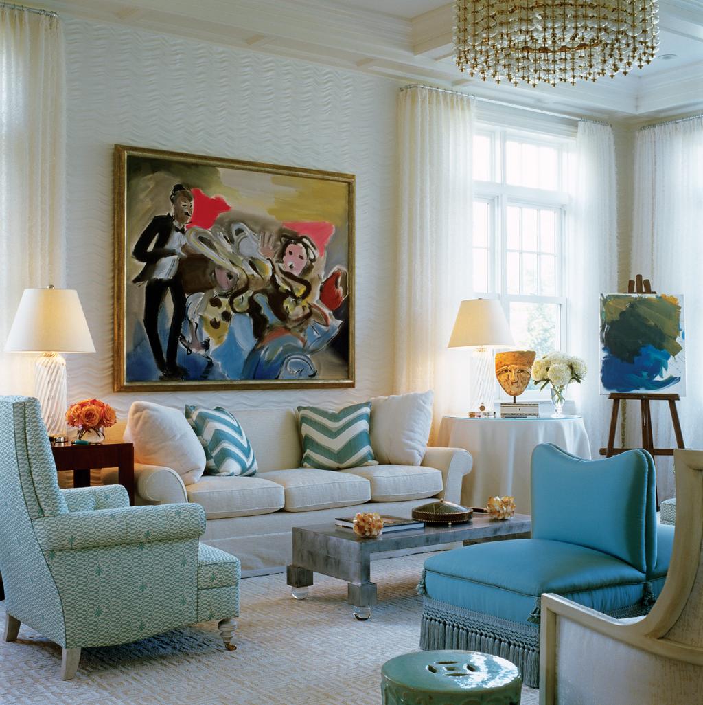 CLASSIC ENGLISH STYLE MINGLES WITH MODERN DÉCOR ELEMENTS IN A FRESH SEASIDE HOME