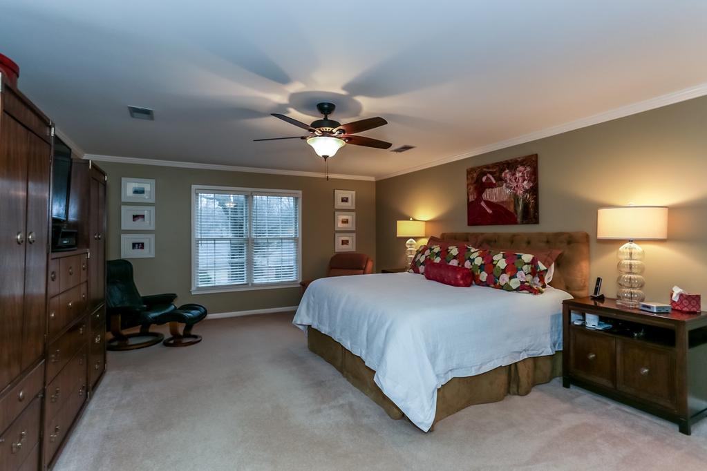 Master Bedroom You will rest easy in your very own