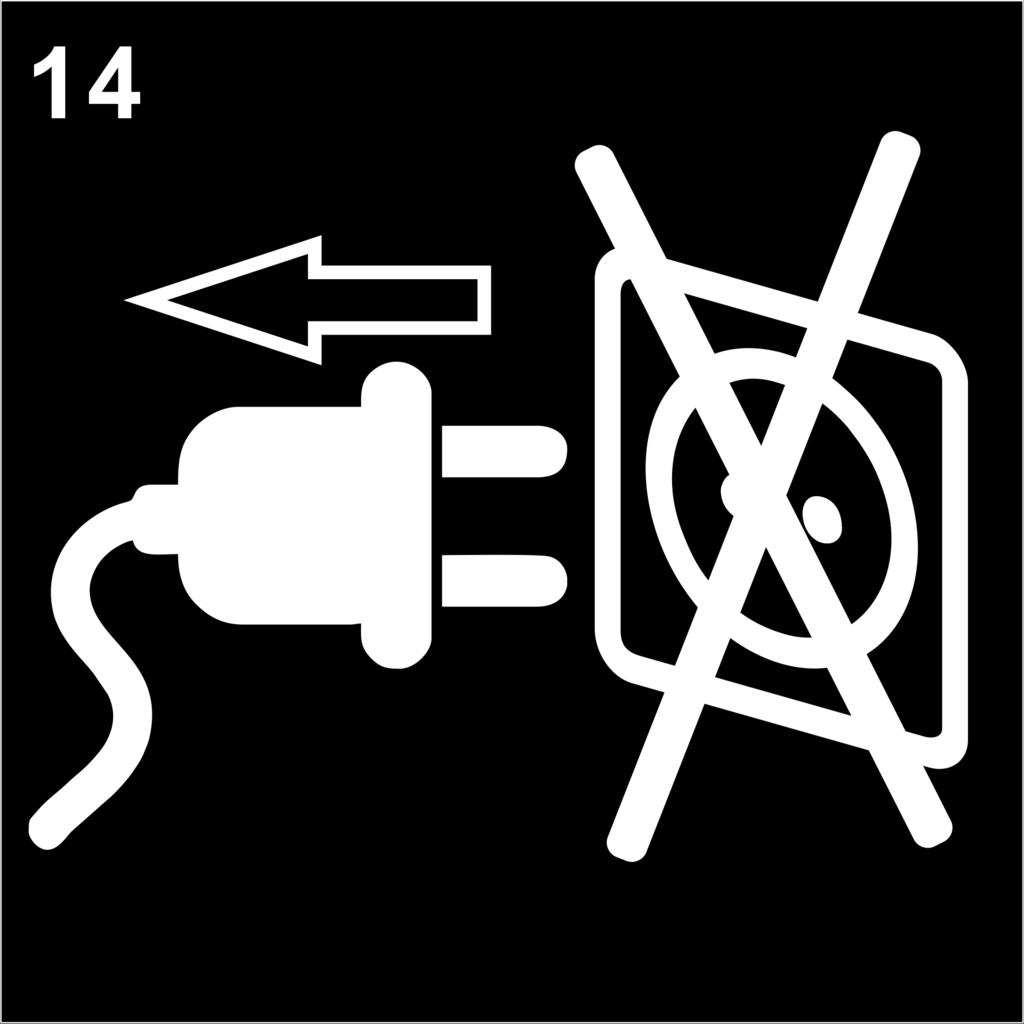 Plug in the appliance on an earthed wall socket. Pull the frying tray out of the appliance. Place the frying tray on a flat surface.
