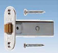 Section 6: Lock & Latches Page 63 Fixings and clearance holes must be as per the manufacturer s fitting instructions, to ensure that the fire resistance of the door is no less than when tested. 6.3.1.